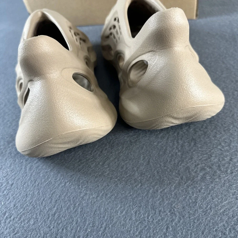 Yeezy Foam Runner 'Clay Taupe' Size 6 Color Tan With Box